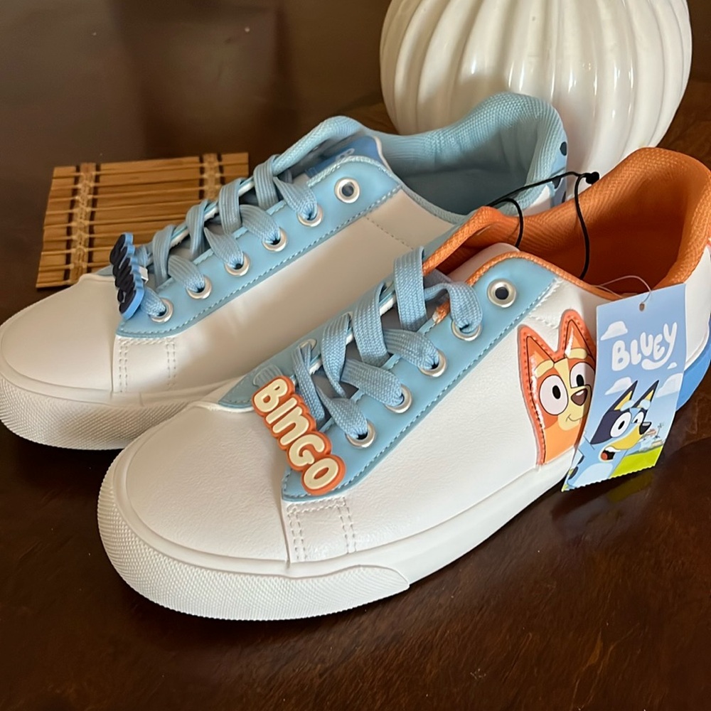 Ground Up Women’s Bluey and Bingo White Casual Outgoing Court Sneakers - Size 6